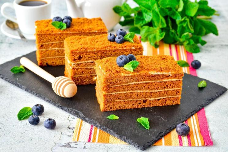 Quick and Easy Honey Cake