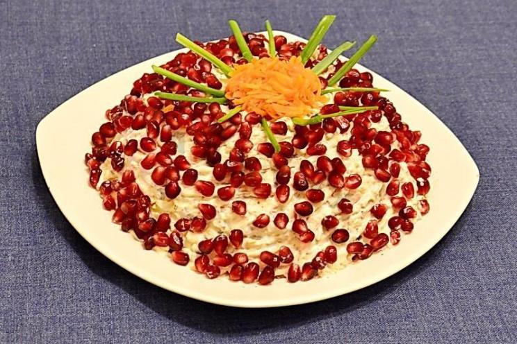 Hearty Beef and Pomegranate Winter Salad