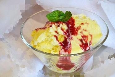 Creamy Homemade Ice Cream with Raspberry Sauce
