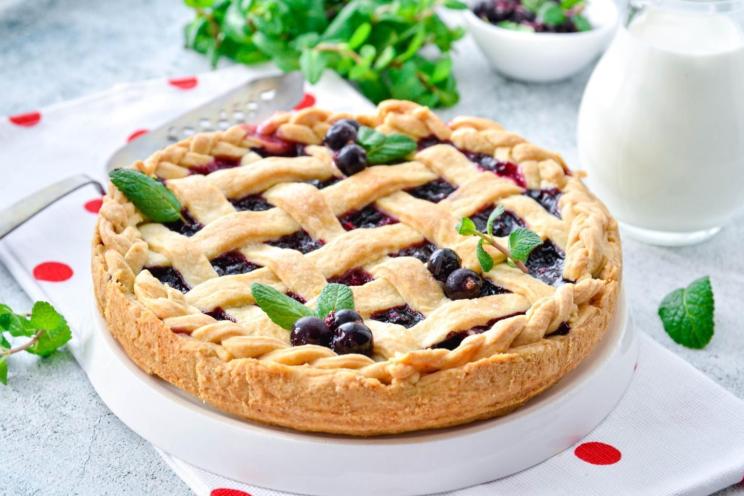 Easy Black Currant Shortbread Pie