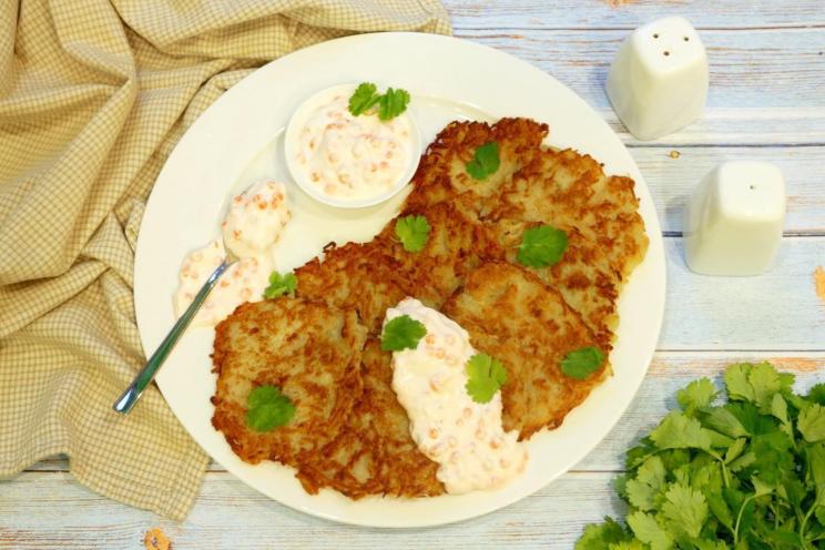 Crispy Hanukkah Latkes: Jewish Potato Pancakes