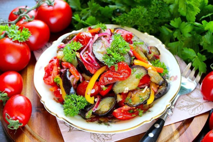 Eggplant and Tomato Salad with Bell Peppers Eggplant and Tomato Salad with Bell Peppers