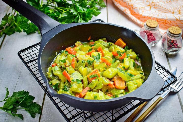 Zucchini Stew with Carrots and Onions