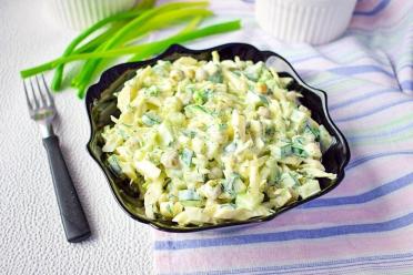 Simple Green Pea and Cucumber Salad with Egg
