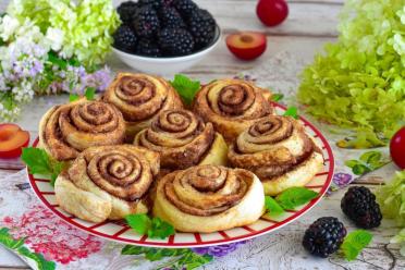 Quick and Easy Puff Pastry Buns