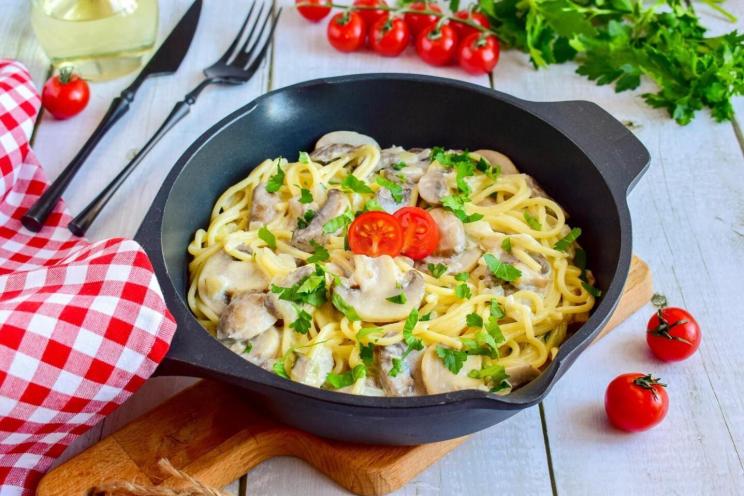 Creamy Mushroom Spaghetti in 30 Minutes Creamy Mushroom Spaghetti in 30 Minutes