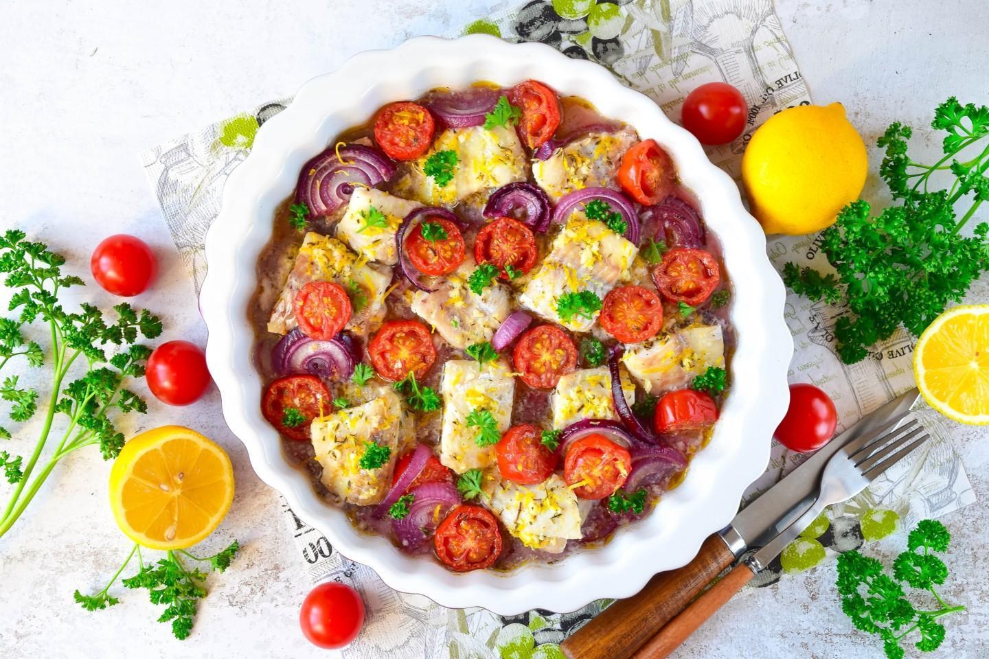 Baked Pollock with Onions and Tomatoes Baked Pollock with Onions and Tomatoes