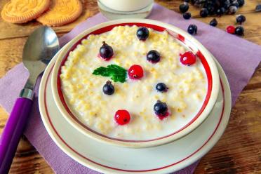 Easy Slow Cooker Millet Porridge with Milk
