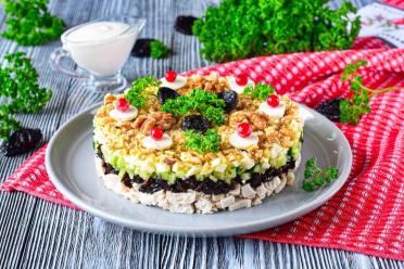 Healthy Chicken & Prune Salad with Walnuts and Cucumber