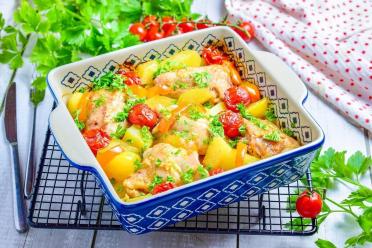 Oven-Baked Chicken with Tomatoes