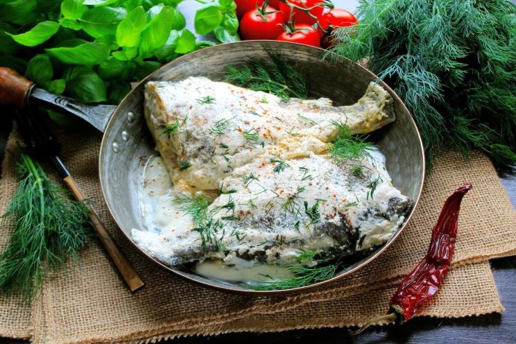 Pan-Fried Crucian Carp in Sour Cream Pan-Fried Crucian Carp in Sour Cream