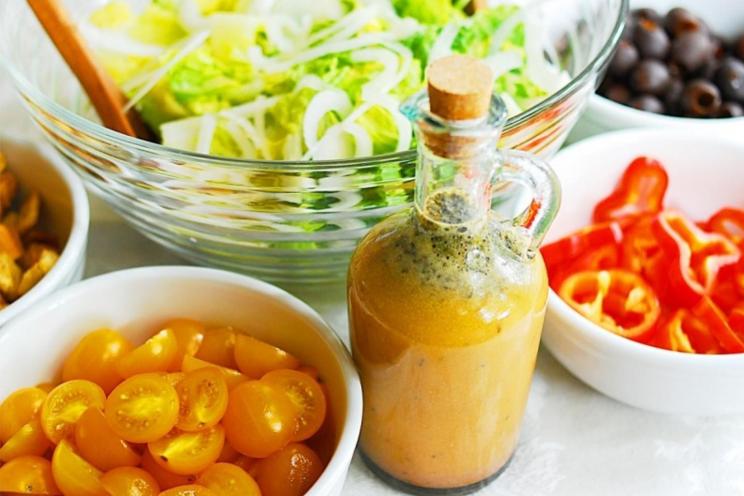 Easy Greek Salad Dressing: Burst of Mediterranean Flavor