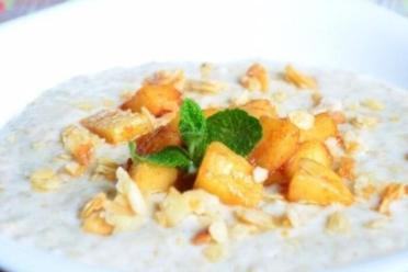 Caramel Apple Almond Oatmeal