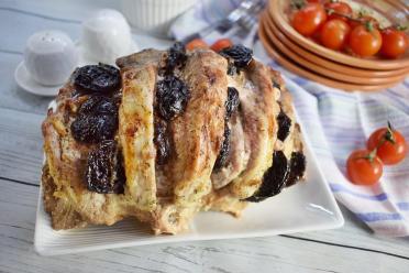 Oven-Baked Pork with Prunes in Foil