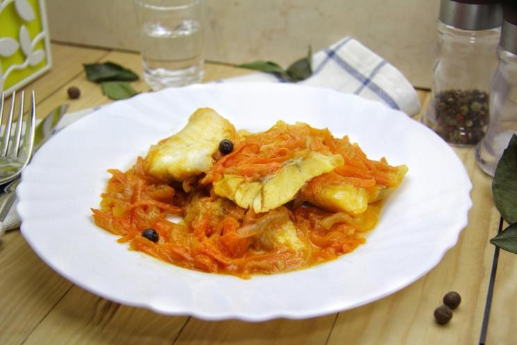 Tomato-Stewed Cod with Veggies