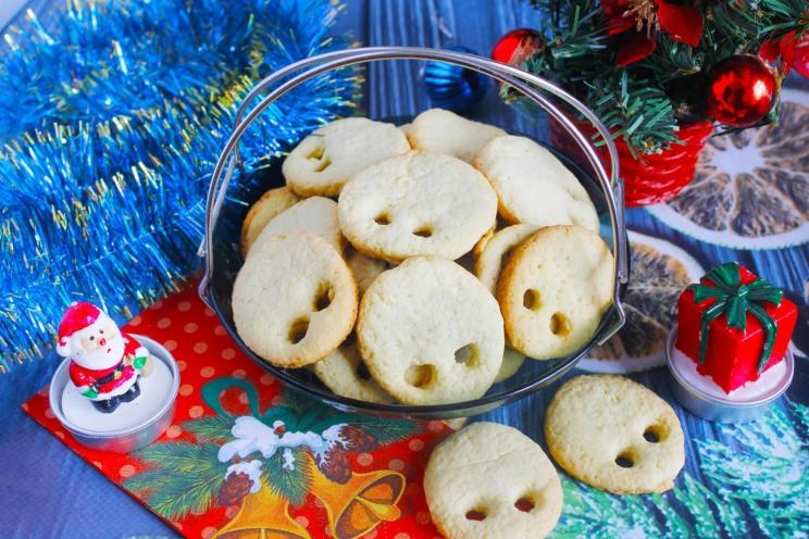 Piglet Shortbread Cookies for Festive Cheer