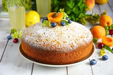 Fluffy Lemonade Sponge Cake from the Slow Cooker