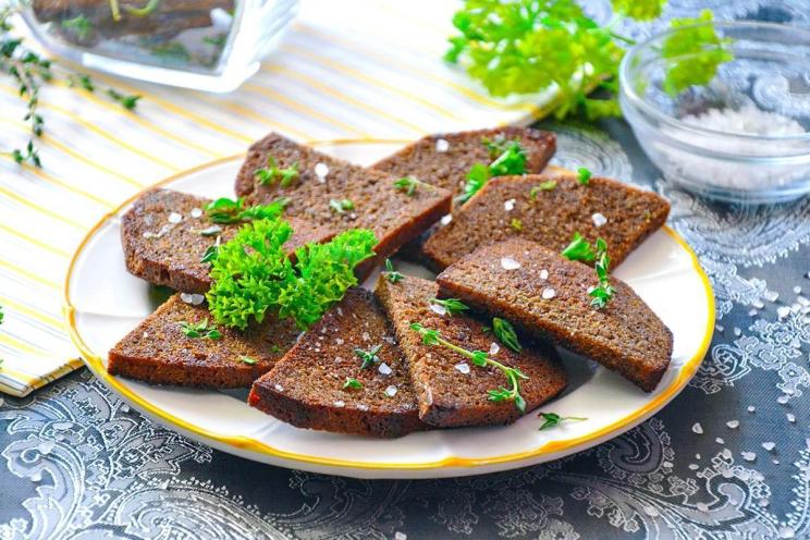 Garlic Brown Bread Croutons in 5 Minutes