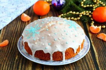 Tangerine Christmas Cake with Glazed Festive Flair