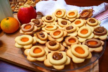 Jam-Filled Shortbread Delight