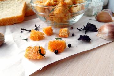 Paprika Garlic Croutons: Perfect Snack or Salad Topper