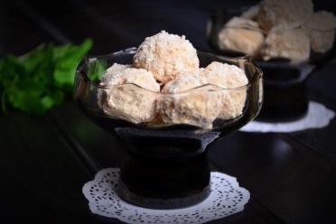 Crispy Nutty Meringue Cake