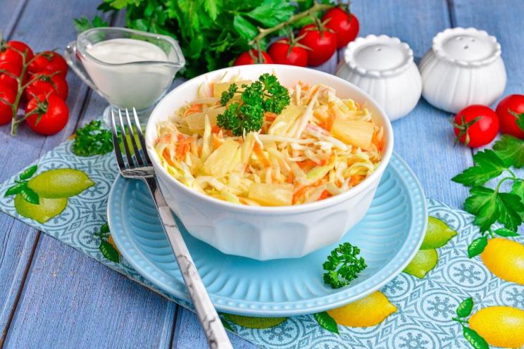 Pineapple Cabbage Coleslaw: A Juicy, Piquant Twist