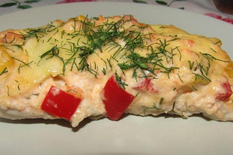 Oven-Baked Chicken Fillet with Peppers and Herbs