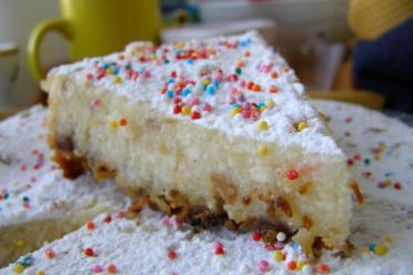 Slow Cooker Cottage Cheese & Semolina Casserole with Raisins and Almonds