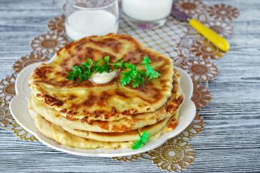 Quick & Delicious Fried Khachapuri with Adyghe and Hard Cheeses