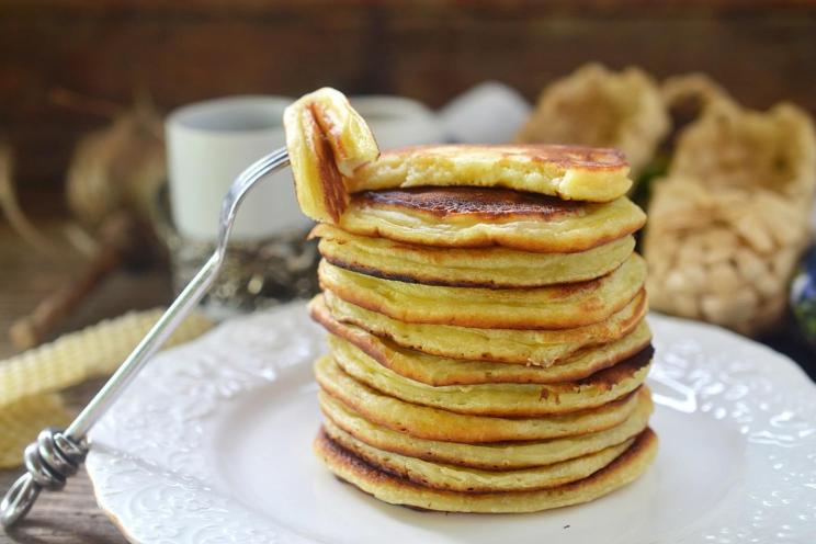 Low-Calorie Fluffy Pancakes with Sour Milk Low-Calorie Fluffy Pancakes with Sour Milk