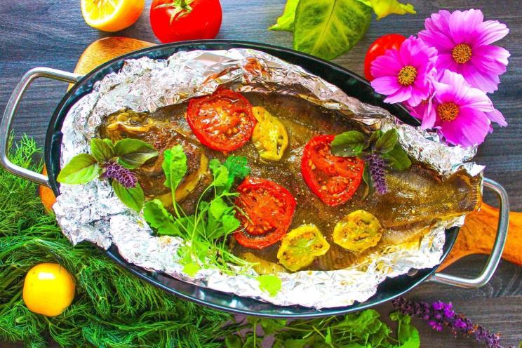 Baked Flounder with Tomatoes in Foil Baked Flounder with Tomatoes in Foil