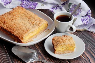 Delicate Cottage Cheese Crumble Pie