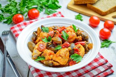 Slow Cooker Chicken and Mushrooms with Curry