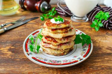 Quick & Tasty Kefir Pizza Pancakes for Breakfast