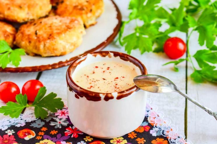 Aromatic Sour Cream and Onion Sauce Aromatic Sour Cream and Onion Sauce