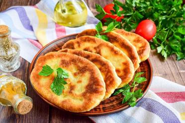 Potato and Cottage Cheese Pan Pies