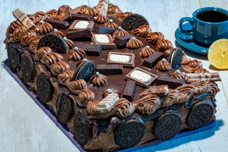 Decadent Chocolate Nut Sponge Cake Decadent Chocolate Nut Sponge Cake