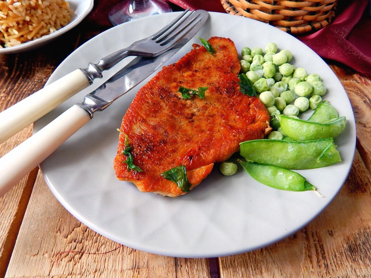 Pan-Seared Pork Steak with Black Pepper Pan-Seared Pork Steak with Black Pepper