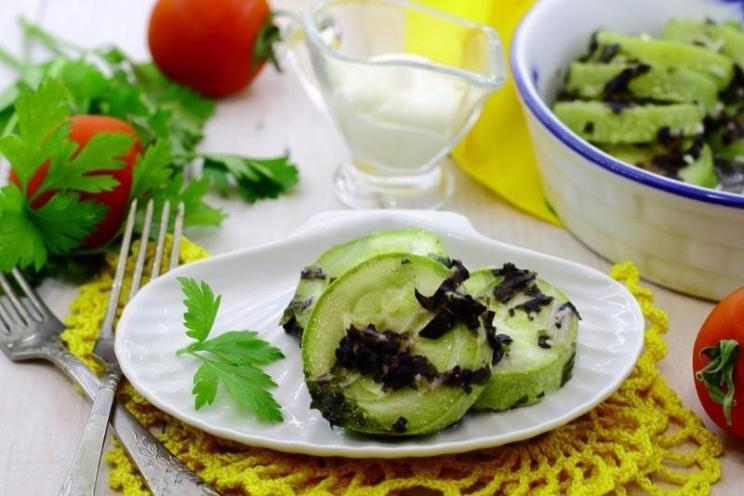 Quick and Tasty Slow Cooker Steamed Zucchini