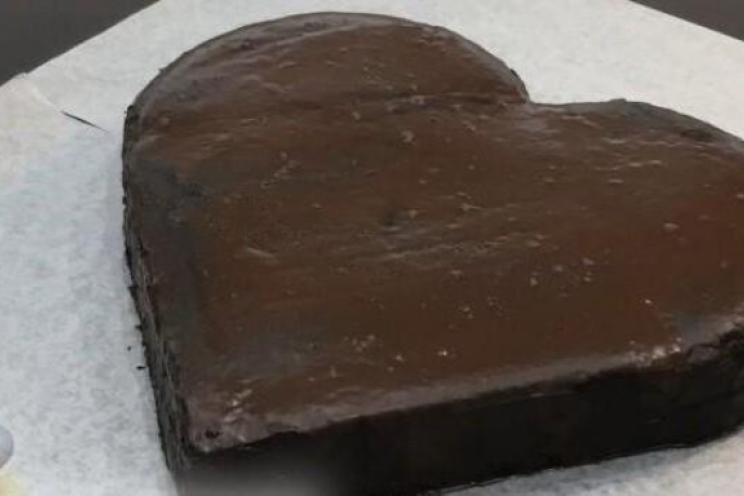 Easy Heart-Shaped Cake Without a Mold