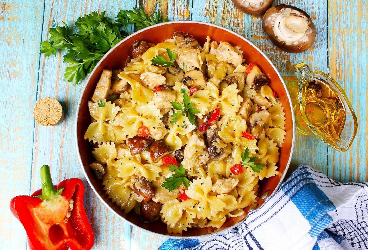 Chicken & Mushroom Pasta Delight