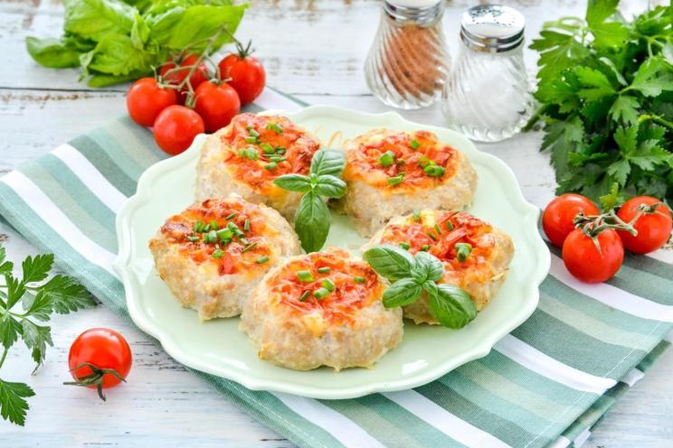 Cheesy Tomato Minced Meat Nests