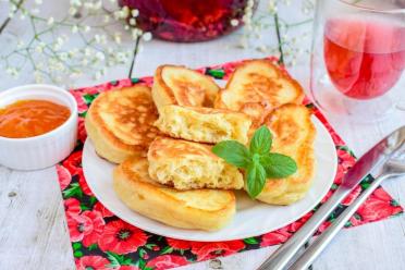 Fluffy Yeast and Milk Pancakes