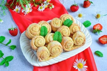 Quick & Easy Sugar Puff Pastry Twists
