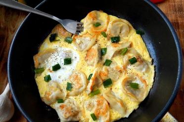 Pan-Fried Dumplings with Egg