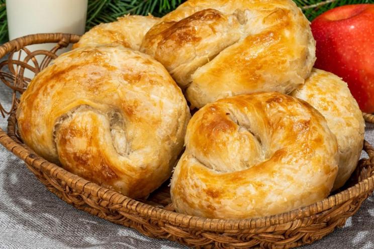 Apple Cottage Cheese Puff Pastry Buns