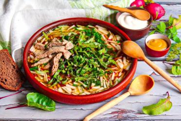 Refreshing Herb and Meat Broth Soup