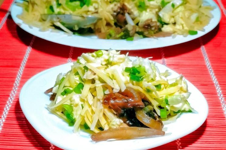 Quick & Tasty Mushroom Onion Cheese Salad