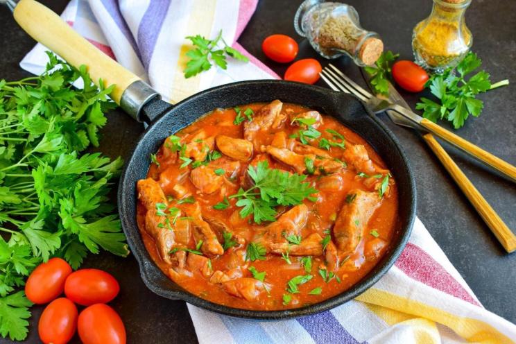 Quick and Tasty Pork Stew in Tomato Sauce